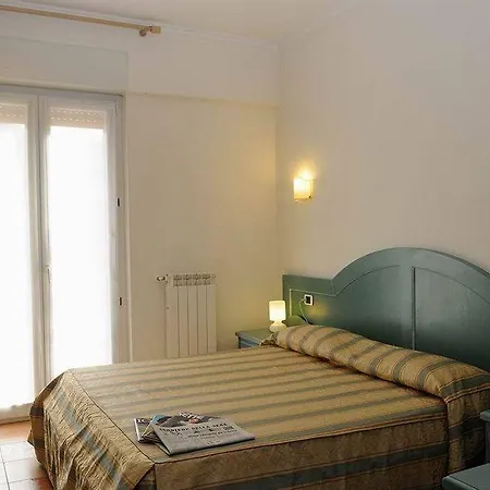Riviera Отель 3*