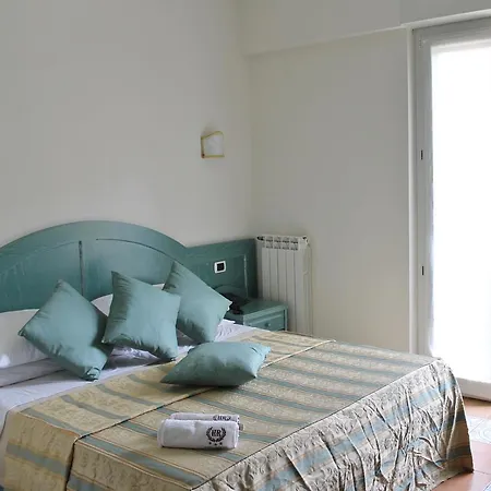 Riviera Отель