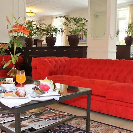 Riviera Hotel 3*
