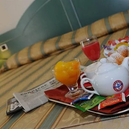Riviera Отель Варацце
