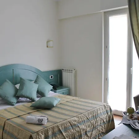 Riviera Hotel 3*