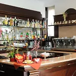 Hotel Riviera Varraze