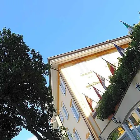Riviera 3*