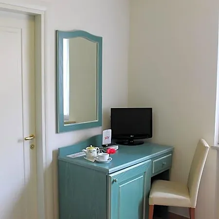 Riviera Hotel 3*