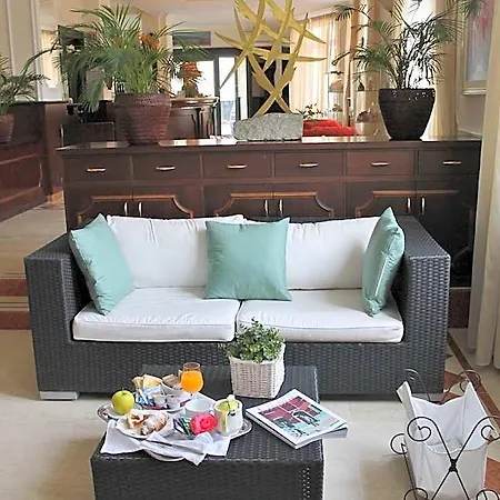 Riviera 3*