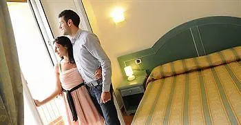 Riviera Szálloda 3*