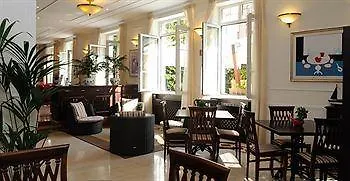 Riviera מלון 3*